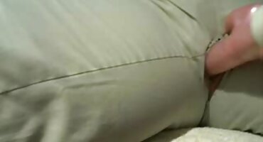 uống nước đái sex Guy fucks cô gái cho đối số giữa sex ngoại tình quay phim.